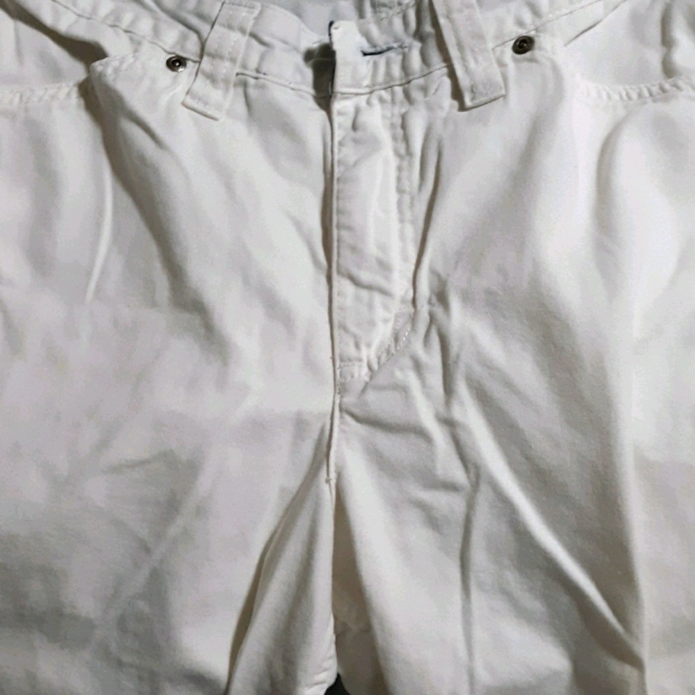 Lee Capris